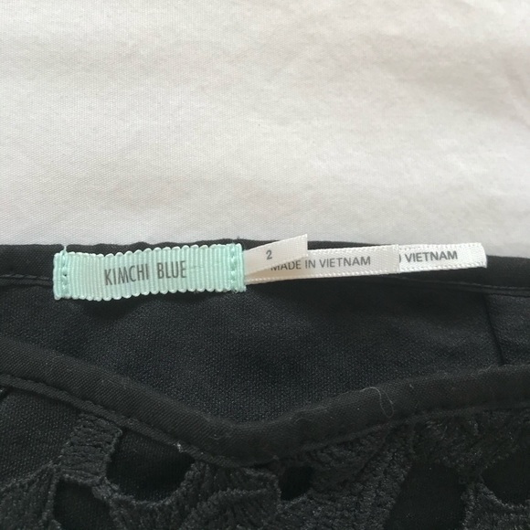 Lace/crochet black mini skirt - Picture 3 of 4